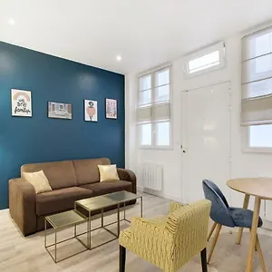 Pick A Flat's In Batignolles - Passage Cardinet Paris